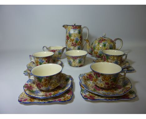 1930s Royal Winton 'Marguerite' 16 piece tea set comprising tea pot, water jug, sugar bowl, creamer, four cups, saucers and s