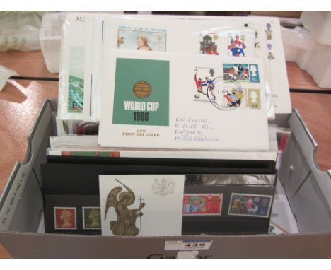 GB First Day Covers including 1972 Wedgwood with 1/2p left band stamp, 1966 World Cup winners etc, presentation packs, mint s