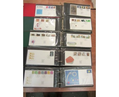 Comprehensive collection GB First Day Covers 1971-1994 in 5 albums and a further collection of loose covers 1996-2003 all to 