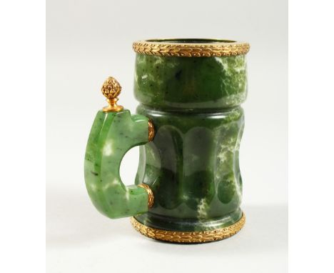 A SUPERB RUSSIAN JADE AND SILVER GILT TANKARD. Stamped 84. A. C. 1896. 12.5cms high.