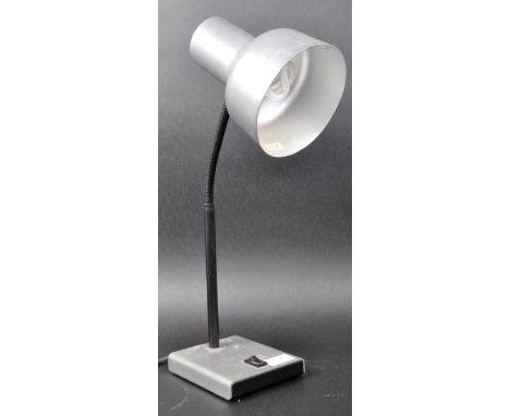 Herbert Terry - Model 99 - A retro vintage mid 20th Century 1980s adjustable gooseneck desk / table lamp light. The lamp havi