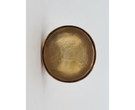 A gold Intaglio Seal Fob set chalcedony carved two classical busts in profile, unmarked, untested, approx 77.70gms