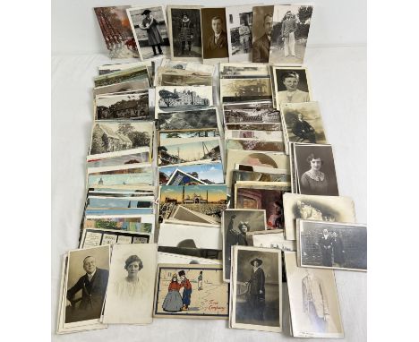 220+ assorted Edwardian &amp; vintage postcards to include photographic portraits. 