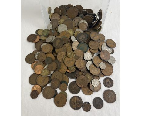 A tub of antique and vintage British coins - sovereign heads of Victoria, Edward VII, George V, VI, and Elizabeth II. To incl
