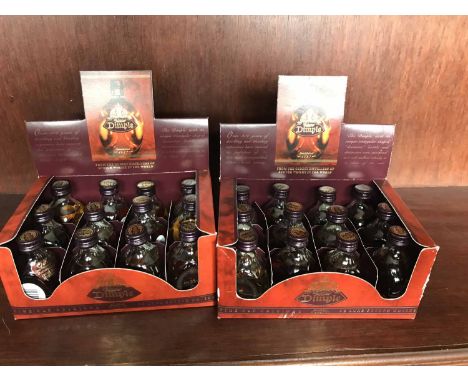 DIMPLE 15 YEARS OLD MINIATURE (12)
Blended Scotch Whisky
5cl, 40% volume, in carton.
DIMPLE 12 YEARS OLD MINIATURE (12)
Blend