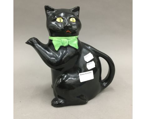 A Wood and Sons cat form teapot