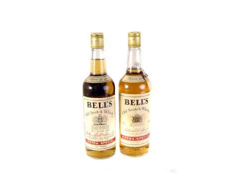 A collection of vintage whisky, comprising five bottles of Bells Extra Special, two of which are boxed (5) 