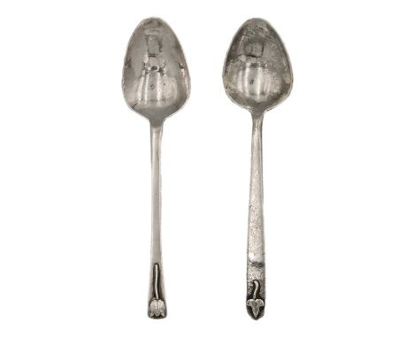 Two silver coffee spoons by Gwen Whicker. The handles cast with flowers, one hallmarked London 1960, the other London 1962, l
