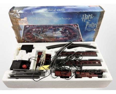A Hornby OO gauge Harry Potter and the Prisoner of Azkaban electric train set (packing as found) 