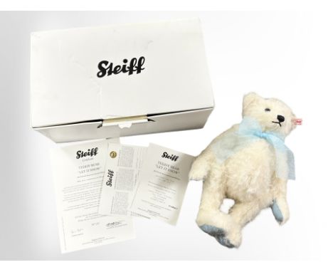 A Steiff Let It Snow 2014 North American limited edition teddy bear, No. 287 of 1500, boxed with certificate.