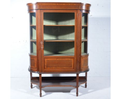 Edwardian inlaid mahogany breakfront display cabinet, cross banding and box strung outlines, single glazed door  enclosing th