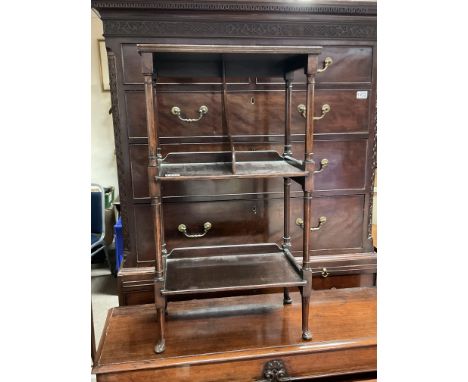 A small open fronted Victorian mahogany shelf/Canterbury. 86 x 38 x 26cm.