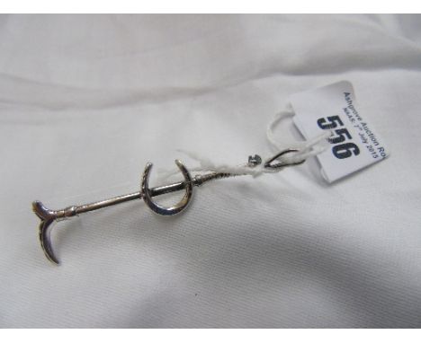 A Silver hunting Stick Brooch.