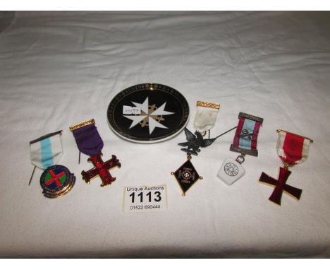 5 Masonic jewels and a small Knights Templar 'Gozo' ceramic dish