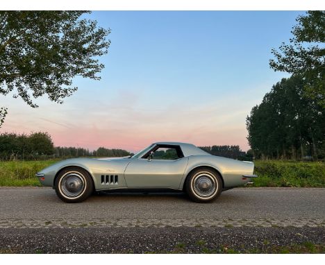 This matching number 1969 Corvette with automatic transmission was delivered new in Switzerland. It has the 300 hp 5.7 V8. Du