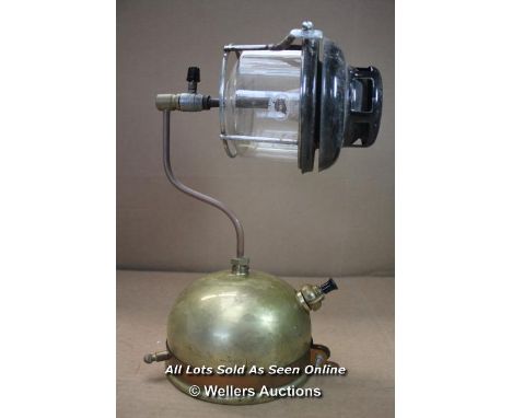 *TILLEY SWAN NECK X246B WALL MOUNTED PARAFFIN OIL LAMP [LQD188]