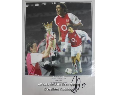 ROBERT PIRES, ARSENAL, AFTAL AND UACC CERTIFIED 16 X 12 PHOTO / SIGNED  