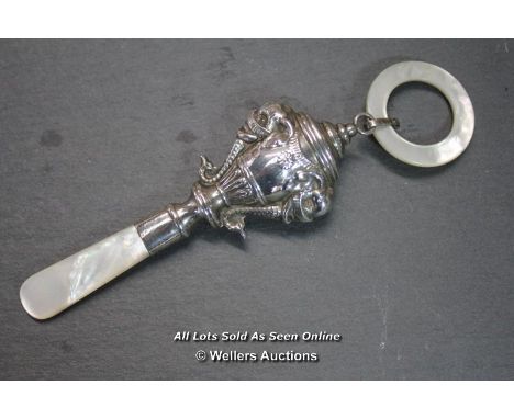 *VINTAGE SILVER ELEPHANT &amp; MOTHER OF PEARL BABY RATTLE TEETHER WILLIAM  [LQD188]