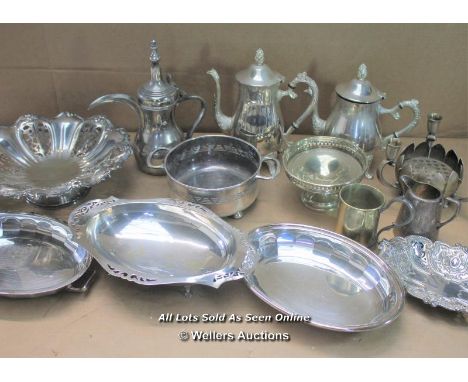 *A JOB LOT OF ANTIQUE/VINTAGE SILVER PLATED ITEMS.MANY MAKERS NAMES [LQD188]