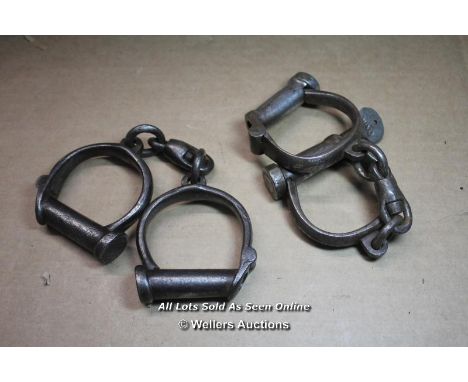 *2X VINTAGE HIATT POLICE HANDCUFFS AND ORIGINAL KEY. / (ONE KEY ) [LQD188]