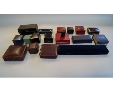 A quantity of ring and jewellery boxes.