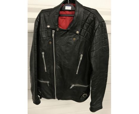 A vintage classic style, black leather bikers jacket with zip fastening.Side tightening buckles and 4 front zipped pockets.Si