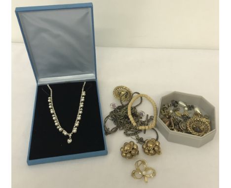 A small collection of mixed vintage costume jewellery.To include clip on, stud style and drop earrings.