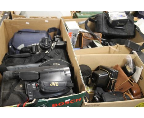 THREE TRAYS OF CAMERAS AND ACCESSORIES TO INCLUDE MINOLTA, JVC ETC.