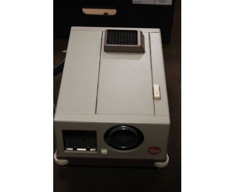 A LEITZ WETZLAR PROJECTOR