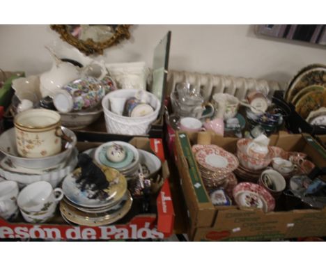 FOUR TRAYS OF ASSORTED CERAMICS TO INCLUDE ROYAL WORCESTER EVESHAM (TRAY NOT INCLUDED)