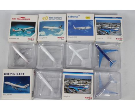 Herpa Wings - 6 x boxed Aircraft models in 1:500 scale including Boeing 747-400, Airbus A340-300 and similar others. The mode