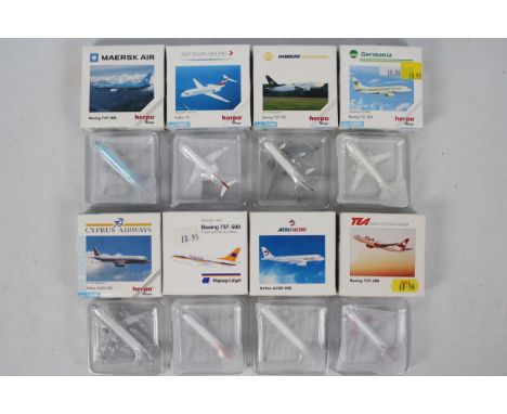 Herpa Wings - 8 x boxed Aircraft models in 1:500 scale including Boeing 737-300, Fokker 70, Airbus A320-200 and similar other