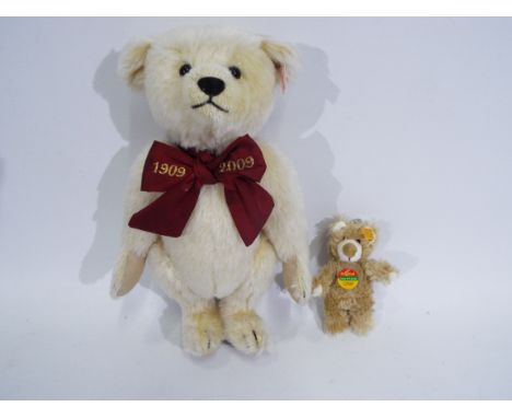 Steiff - 2 x Steiff bears - Lot includes a mohair #038471 bear with metal joints, plastic eyes, stitched nose, white tag on i