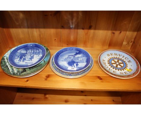 A quantity of various collector's plates to include Royal Copenhagen and Royal Worcester 