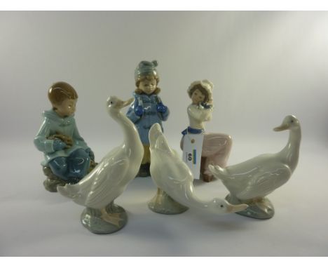 Three Nao figures of children and three Nao geese (6)