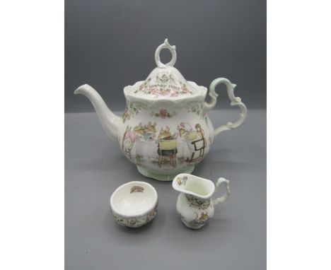 Royal Doulton 'Brambly Hedge tea service' teapot, miniature milk jug and sugar bowl in good condition