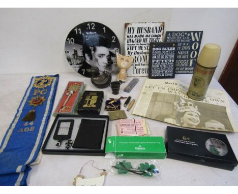 Collectors lot to include silver mini pot (a/f) 9ct gold cheroot holder (a/f) Masonic sash, Elvis clock, ER11 1951 paper and 