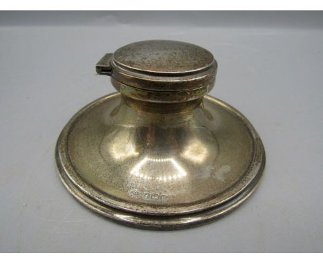 A Silver inkwell (Birmingham 1929 by William Hutton &amp; Sons Ltd.total weight 185g.&nbsp;