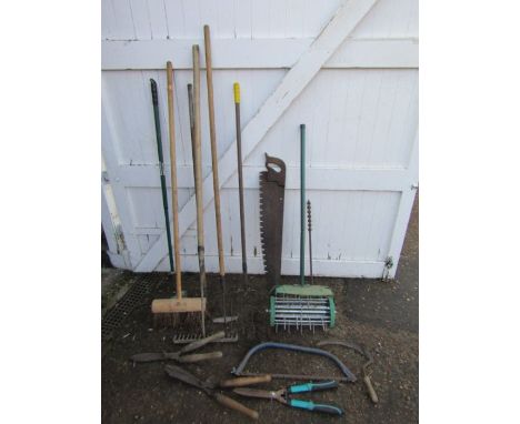 Garden tools to include shears, rake and scarifier etc&nbsp;