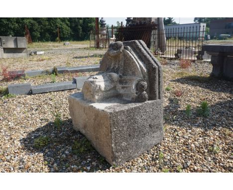Console in sandstone H42x60x66