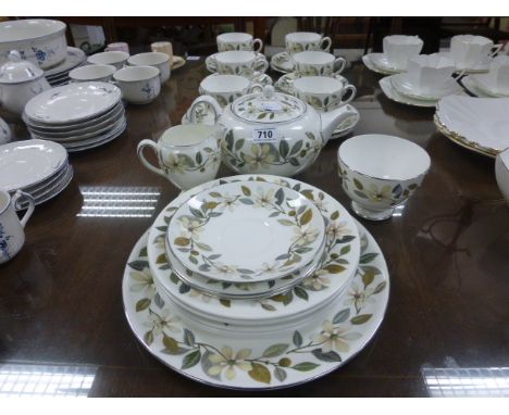 Wedgwood Beaconsfield Tea Service comprising Teapot, Milk, Sugar, Six Cups, Seven Saucers, Eight Tea Plates, Six Side Plates 