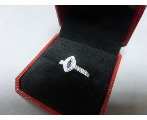 18ct white gold sapphire & diamond ring of approx 50 points