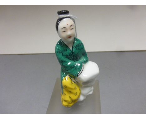 Ceramic Chinese snuff bottle in the form of a woman