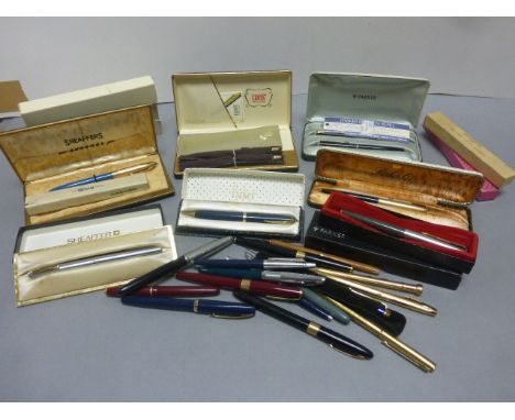 Collection of Mixed Vintage Pens including Parker and Cross