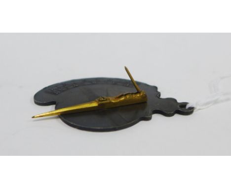 Gotz &amp; Sohne of Vienna, 19th century portable sundial with gilt metal pointer with folding gnomon, signed, 6cm  