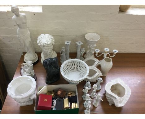 A collection of various household decorative items, to include replica sculptures of Michelangelo's David and the Venus de Mi