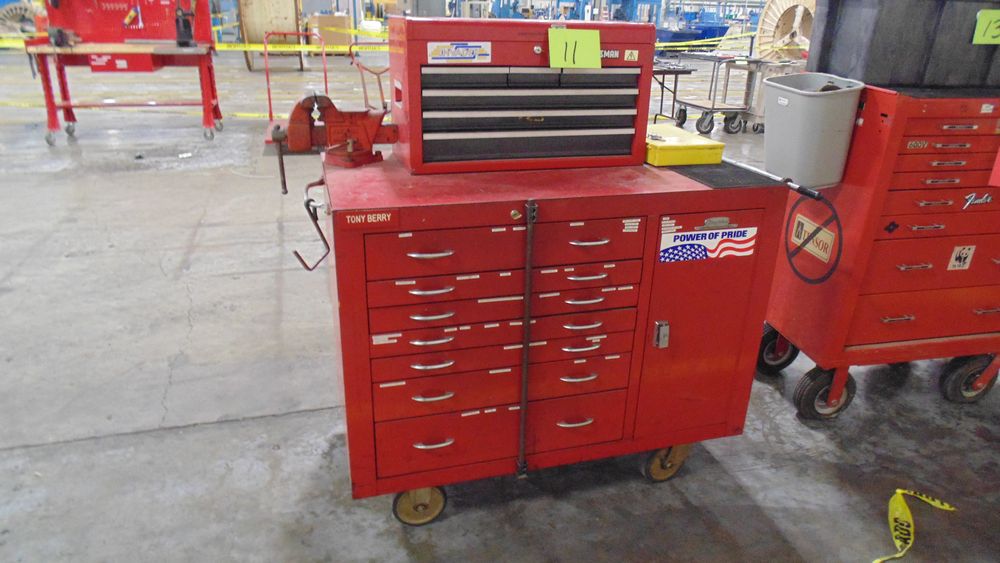 DAYTON , TOOL CHEST 7 DRAWER ROLLING CHEST WITH CRAFTSMAN 6DRAWER