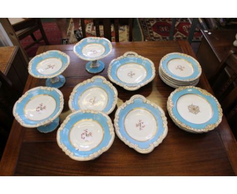 A collection of Worcester Grainger dining plates, serving platters etc