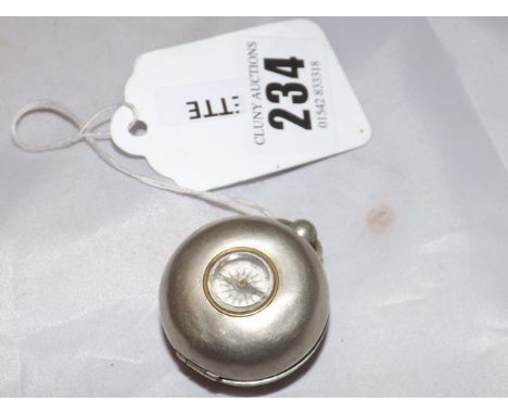 WHITE METAL SOVEREIGN CASE COMPASS TOP EST [ £15- £25]