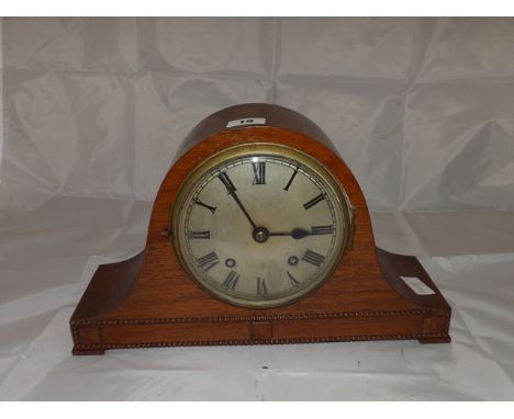 OAK CASED MANTEL CLOCK EST [£10- £20]